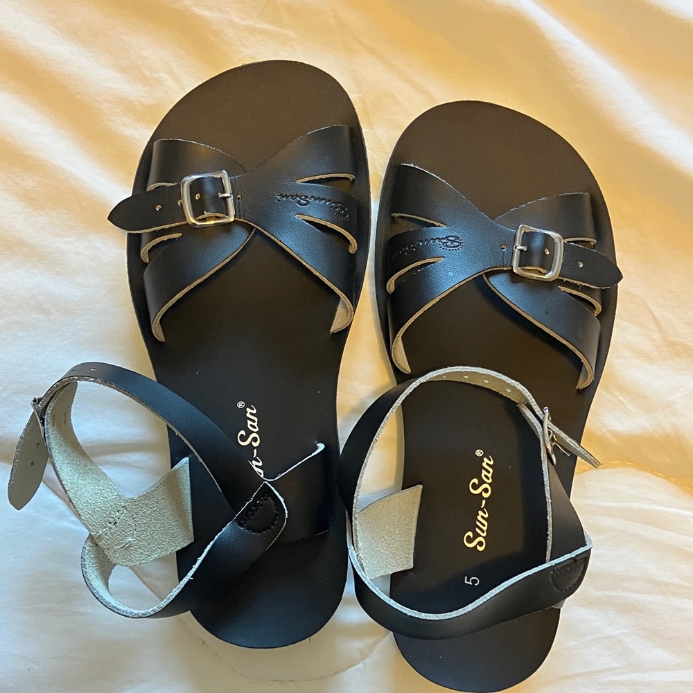 Saltwater Sun-San Black Sandals with Buckle size 7 US